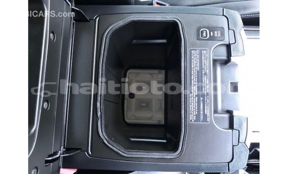 Acheter Import Voiture Toyota Land Cruiser Blanc à Import - Dubai, Artibonite Acheter Import Voiture Toyota Land Cruiser Blanc à Import - Dubai, Artibonite