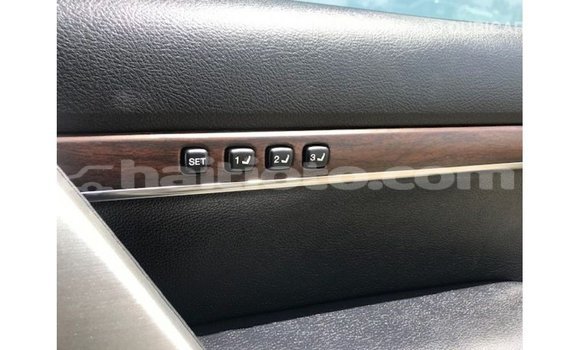 Acheter Import Voiture Toyota Land Cruiser Blanc à Import - Dubai, Artibonite Acheter Import Voiture Toyota Land Cruiser Blanc à Import - Dubai, Artibonite