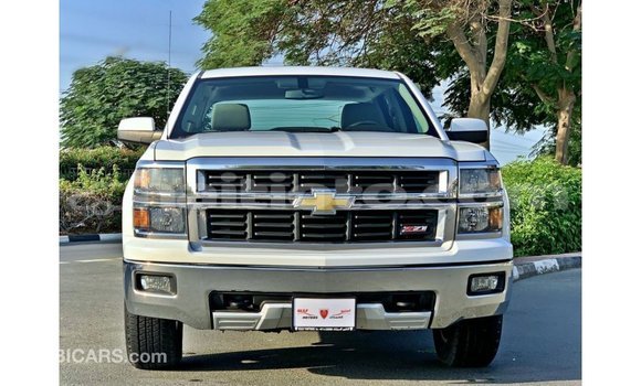 Acheter Import Voiture Chevrolet Silverado Blanc à Import - Dubai, Artibonite Acheter Import Voiture Chevrolet Silverado Blanc à Import - Dubai, Artibonite