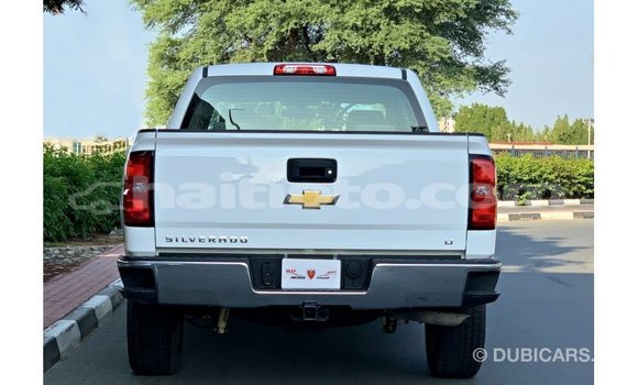 Acheter Import Voiture Chevrolet Silverado Blanc à Import - Dubai, Artibonite Acheter Import Voiture Chevrolet Silverado Blanc à Import - Dubai, Artibonite