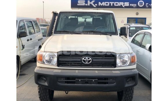 Acheter Import Voiture Toyota Land Cruiser Blanc à Import - Dubai, Artibonite Acheter Import Voiture Toyota Land Cruiser Blanc à Import - Dubai, Artibonite