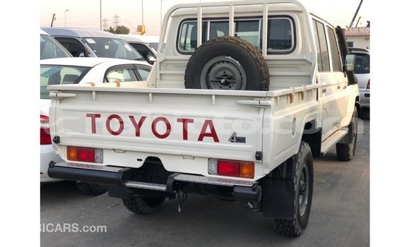 Acheter Import Voiture Toyota Land Cruiser Blanc à Import - Dubai, Artibonite Acheter Import Voiture Toyota Land Cruiser Blanc à Import - Dubai, Artibonite