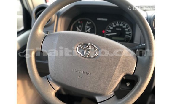 Acheter Import Voiture Toyota Land Cruiser Blanc à Import - Dubai, Artibonite Acheter Import Voiture Toyota Land Cruiser Blanc à Import - Dubai, Artibonite