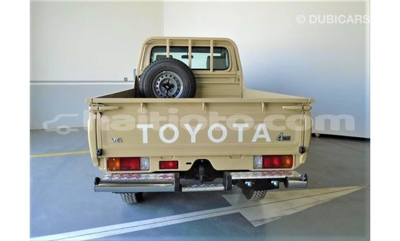 Acheter Import Voiture Toyota Land Cruiser Beige à Import - Dubai, Artibonite Acheter Import Voiture Toyota Land Cruiser Beige à Import - Dubai, Artibonite