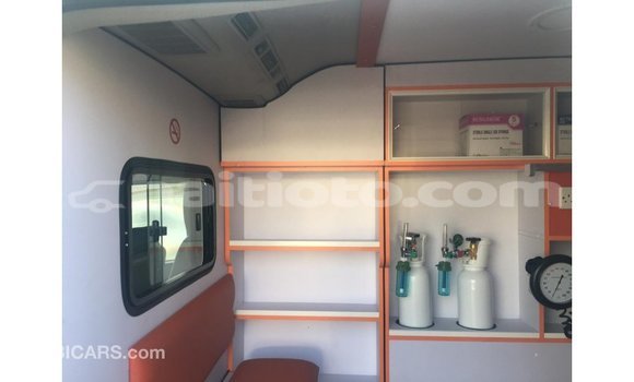 Acheter Import Voiture Toyota Hiace Blanc à Import - Dubai, Artibonite Acheter Import Voiture Toyota Hiace Blanc à Import - Dubai, Artibonite