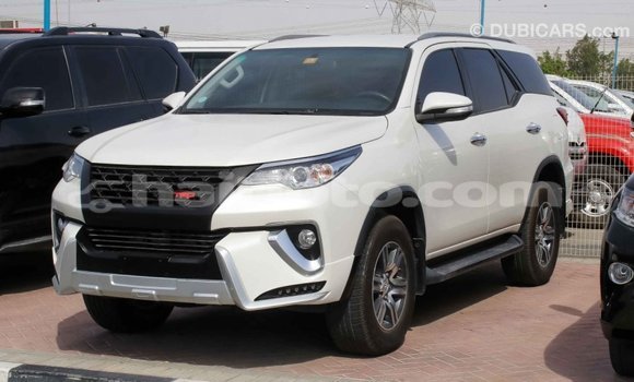 Acheter Import Voiture Toyota Fortuner Blanc à Import - Dubai, Artibonite Acheter Import Voiture Toyota Fortuner Blanc à Import - Dubai, Artibonite