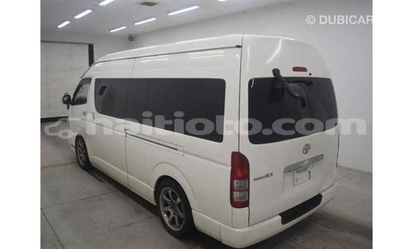 Acheter Import Voiture Toyota Hiace Blanc à Import - Dubai, Artibonite Acheter Import Voiture Toyota Hiace Blanc à Import - Dubai, Artibonite