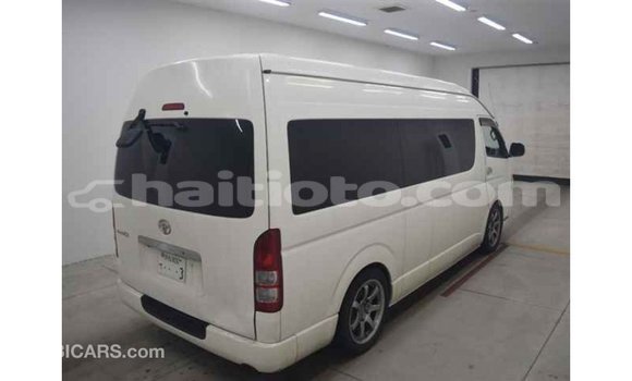 Acheter Import Voiture Toyota Hiace Blanc à Import - Dubai, Artibonite Acheter Import Voiture Toyota Hiace Blanc à Import - Dubai, Artibonite