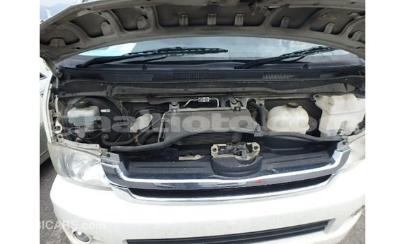 Acheter Import Voiture Toyota Hiace Blanc à Import - Dubai, Artibonite Acheter Import Voiture Toyota Hiace Blanc à Import - Dubai, Artibonite