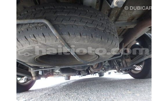 Acheter Import Voiture Toyota Hiace Blanc à Import - Dubai, Artibonite Acheter Import Voiture Toyota Hiace Blanc à Import - Dubai, Artibonite