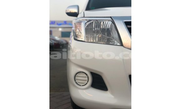 Buy Import Toyota Hilux White Car in Import - Dubai in Artibonite Buy Import Toyota Hilux White Car in Import - Dubai in Artibonite