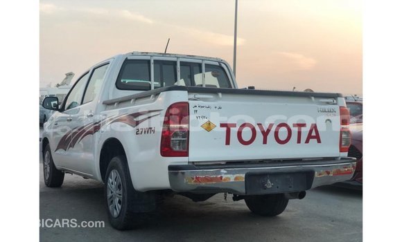 Buy Import Toyota Hilux White Car in Import - Dubai in Artibonite Buy Import Toyota Hilux White Car in Import - Dubai in Artibonite