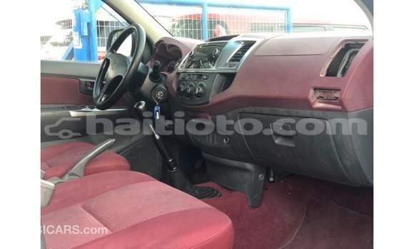 Buy Import Toyota Hilux White Car in Import - Dubai in Artibonite Buy Import Toyota Hilux White Car in Import - Dubai in Artibonite