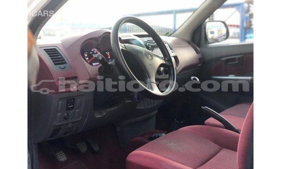 Buy Import Toyota Hilux White Car in Import - Dubai in Artibonite Buy Import Toyota Hilux White Car in Import - Dubai in Artibonite
