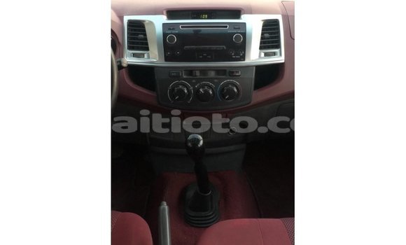 Buy Import Toyota Hilux White Car in Import - Dubai in Artibonite Buy Import Toyota Hilux White Car in Import - Dubai in Artibonite