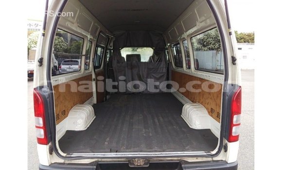 Acheter Import Voiture Toyota Hiace Blanc à Import - Dubai, Artibonite Acheter Import Voiture Toyota Hiace Blanc à Import - Dubai, Artibonite