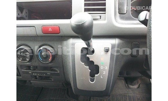 Acheter Import Voiture Toyota Hiace Blanc à Import - Dubai, Artibonite Acheter Import Voiture Toyota Hiace Blanc à Import - Dubai, Artibonite
