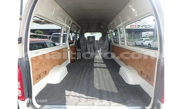 Acheter Import Voiture Toyota Hiace Blanc à Import - Dubai, Artibonite Acheter Import Voiture Toyota Hiace Blanc à Import - Dubai, Artibonite