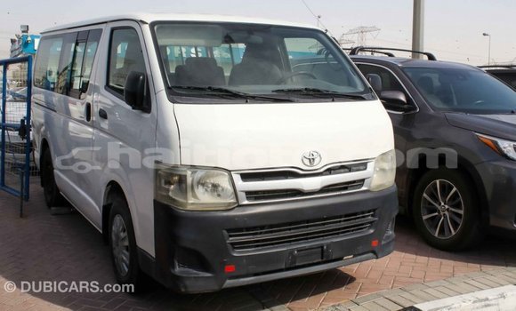 Acheter Import Voiture Toyota Hiace Blanc à Import - Dubai, Artibonite Acheter Import Voiture Toyota Hiace Blanc à Import - Dubai, Artibonite