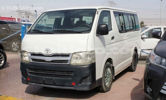 Acheter Import Voiture Toyota Hiace Blanc à Import - Dubai, Artibonite Acheter Import Voiture Toyota Hiace Blanc à Import - Dubai, Artibonite