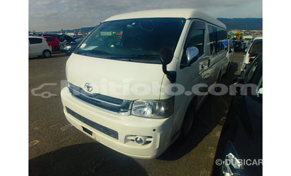 Acheter Import Voiture Toyota Hiace Blanc à Import - Dubai, Artibonite Acheter Import Voiture Toyota Hiace Blanc à Import - Dubai, Artibonite