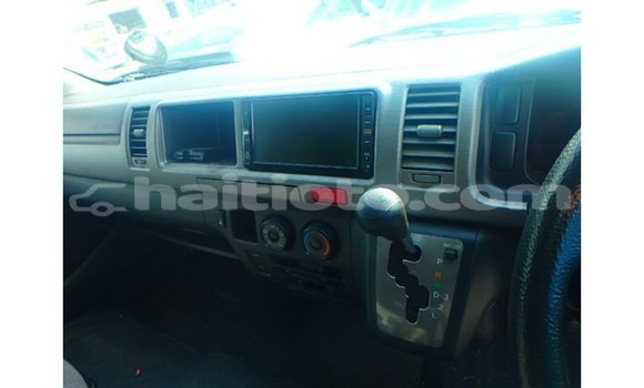 Acheter Import Voiture Toyota Hiace Blanc à Import - Dubai, Artibonite Acheter Import Voiture Toyota Hiace Blanc à Import - Dubai, Artibonite