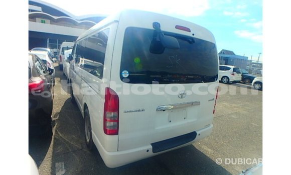 Acheter Import Voiture Toyota Hiace Blanc à Import - Dubai, Artibonite Acheter Import Voiture Toyota Hiace Blanc à Import - Dubai, Artibonite