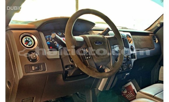 Acheter Import Voiture Ford Club Wagon Rouge à Import - Dubai, Artibonite Acheter Import Voiture Ford Club Wagon Rouge à Import - Dubai, Artibonite