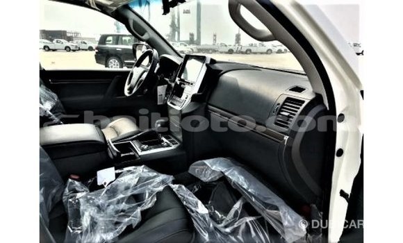 Buy Import Toyota Land Cruiser White Car in Import - Dubai in Artibonite Buy Import Toyota Land Cruiser White Car in Import - Dubai in Artibonite