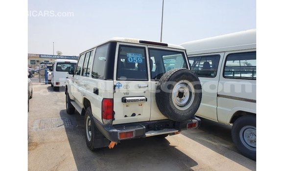 Acheter Import Voiture Toyota Land Cruiser Blanc à Import - Dubai, Artibonite Acheter Import Voiture Toyota Land Cruiser Blanc à Import - Dubai, Artibonite