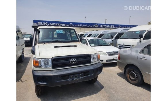 Acheter Import Voiture Toyota Land Cruiser Blanc à Import - Dubai, Artibonite Acheter Import Voiture Toyota Land Cruiser Blanc à Import - Dubai, Artibonite