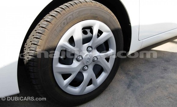 Acheter Import Voiture Hyundai i10 Blanc à Import - Dubai, Artibonite