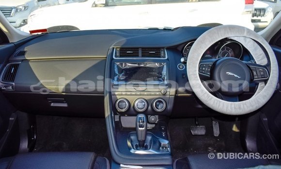 Acheter Import Voiture Jaguar E-Pace Rouge à Import - Dubai, Artibonite Acheter Import Voiture Jaguar E-Pace Rouge à Import - Dubai, Artibonite