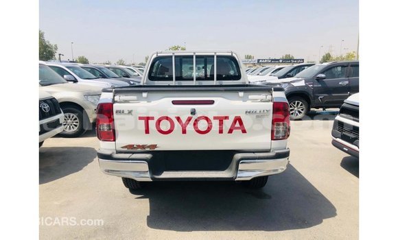 Buy Import Toyota Hilux White Car in Import - Dubai in Artibonite Buy Import Toyota Hilux White Car in Import - Dubai in Artibonite