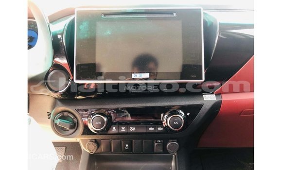 Buy Import Toyota Hilux White Car in Import - Dubai in Artibonite Buy Import Toyota Hilux White Car in Import - Dubai in Artibonite