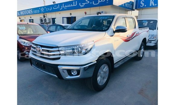 Acheter Import Voiture Toyota Hilux Blanc à Import - Dubai, Artibonite