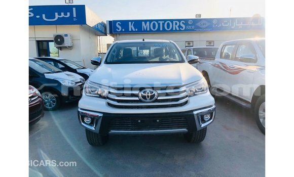 Acheter Import Voiture Toyota Hilux Blanc à Import - Dubai, Artibonite Acheter Import Voiture Toyota Hilux Blanc à Import - Dubai, Artibonite
