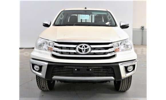 Acheter Import Voiture Toyota Hilux Blanc à Import - Dubai, Artibonite Acheter Import Voiture Toyota Hilux Blanc à Import - Dubai, Artibonite