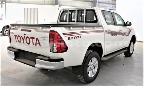 Acheter Import Voiture Toyota Hilux Blanc à Import - Dubai, Artibonite Acheter Import Voiture Toyota Hilux Blanc à Import - Dubai, Artibonite