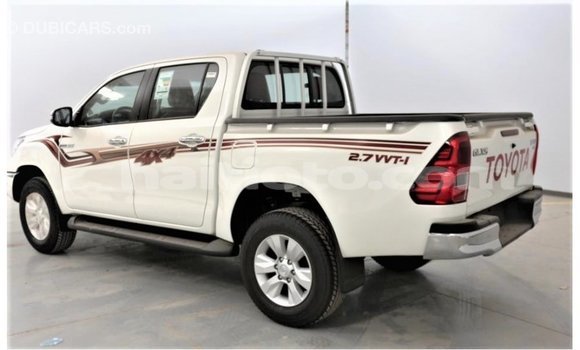 Acheter Import Voiture Toyota Hilux Blanc à Import - Dubai, Artibonite Acheter Import Voiture Toyota Hilux Blanc à Import - Dubai, Artibonite
