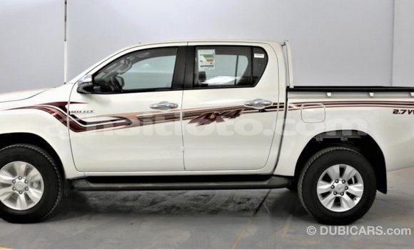 Acheter Import Voiture Toyota Hilux Blanc à Import - Dubai, Artibonite Acheter Import Voiture Toyota Hilux Blanc à Import - Dubai, Artibonite
