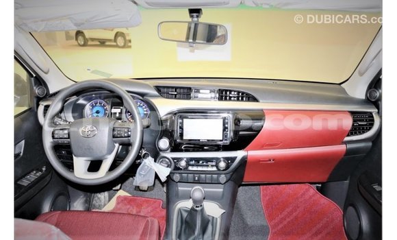 Acheter Import Voiture Toyota Hilux Blanc à Import - Dubai, Artibonite Acheter Import Voiture Toyota Hilux Blanc à Import - Dubai, Artibonite