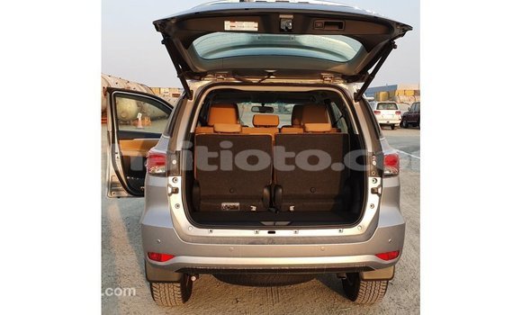 Acheter Import Voiture Toyota Fortuner Autre à Import - Dubai, Artibonite Acheter Import Voiture Toyota Fortuner Autre à Import - Dubai, Artibonite