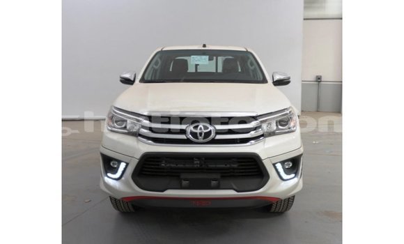 Acheter Import Voiture Toyota Hilux Blanc à Import - Dubai, Artibonite Acheter Import Voiture Toyota Hilux Blanc à Import - Dubai, Artibonite