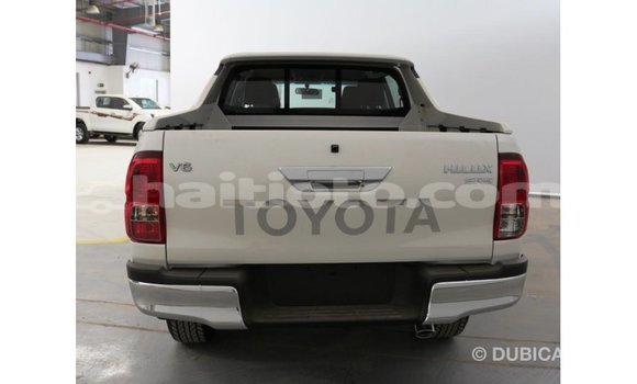 Acheter Import Voiture Toyota Hilux Blanc à Import - Dubai, Artibonite Acheter Import Voiture Toyota Hilux Blanc à Import - Dubai, Artibonite