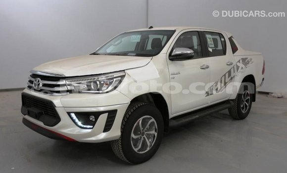Acheter Import Voiture Toyota Hilux Blanc à Import - Dubai, Artibonite Acheter Import Voiture Toyota Hilux Blanc à Import - Dubai, Artibonite