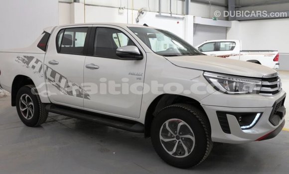 Acheter Import Voiture Toyota Hilux Blanc à Import - Dubai, Artibonite Acheter Import Voiture Toyota Hilux Blanc à Import - Dubai, Artibonite