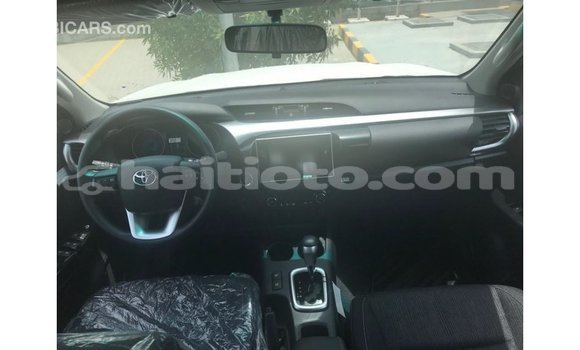 Acheter Import Voiture Toyota Hilux Blanc à Import - Dubai, Artibonite Acheter Import Voiture Toyota Hilux Blanc à Import - Dubai, Artibonite