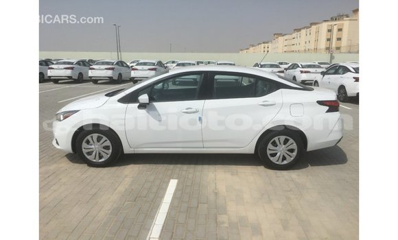 Acheter Import Voiture Nissan Sunny Blanc à Import - Dubai, Artibonite Acheter Import Voiture Nissan Sunny Blanc à Import - Dubai, Artibonite