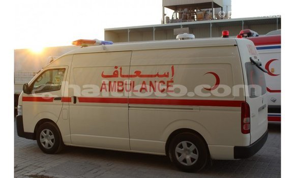 Acheter Import Voiture Toyota Hiace Blanc à Import - Dubai, Artibonite Acheter Import Voiture Toyota Hiace Blanc à Import - Dubai, Artibonite